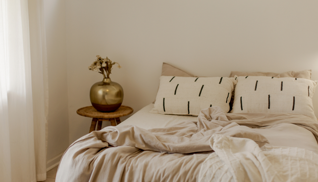 best-sheets-for-sensitive-skin-cotton-bamboo-or-microfiber